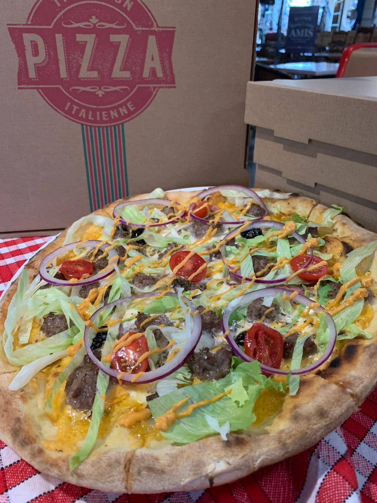 Burger pizza fait maison — création originale La Flambée